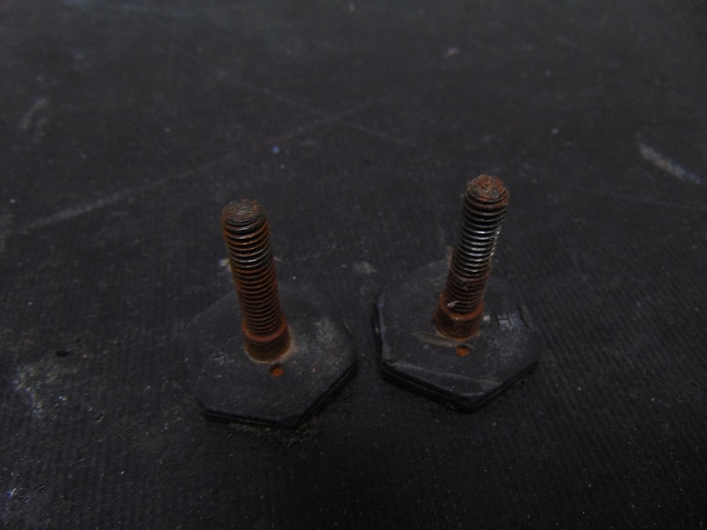 Frigidaire Range FGF348KSK Leveling Legs Front Qty 2 316498900