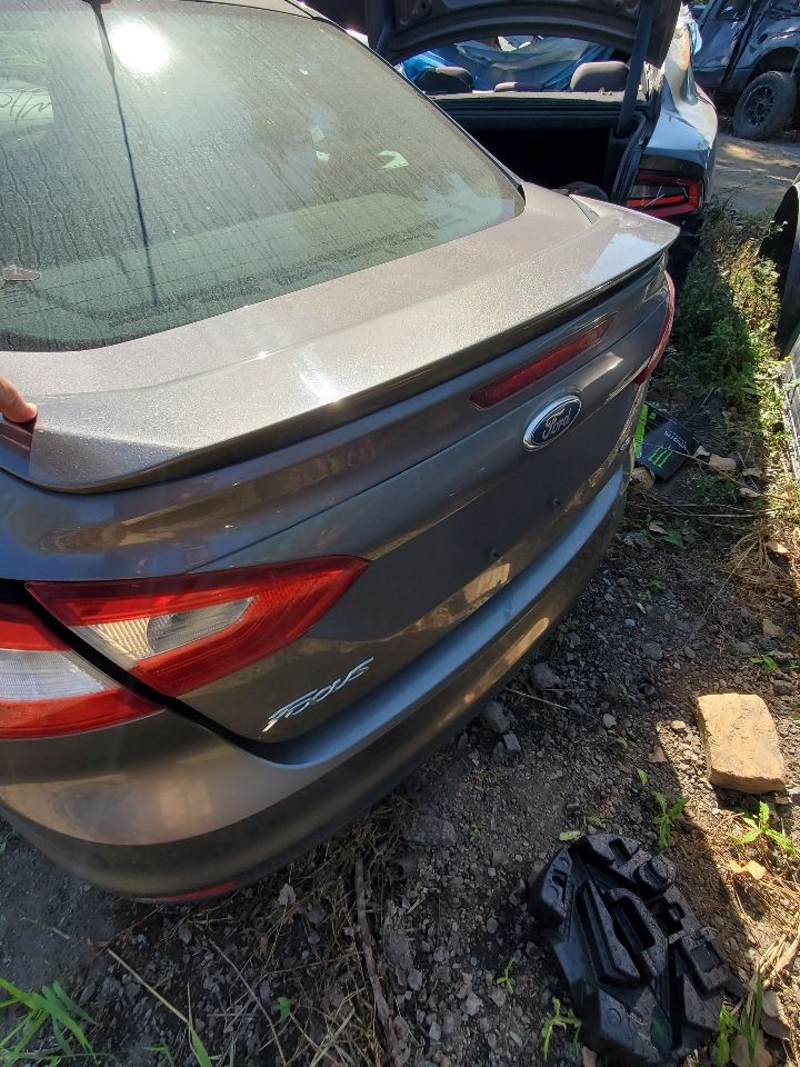 Engine ECM Electronic Control Module Gasoline VIN 2 Fits 12-13 FOCUS 1266044