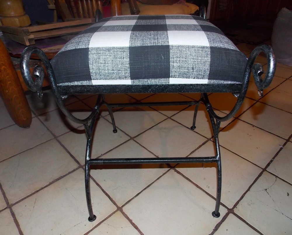 Black Iron Buffalo Plaid Shape Vanity Bench (JLC-VB-96)