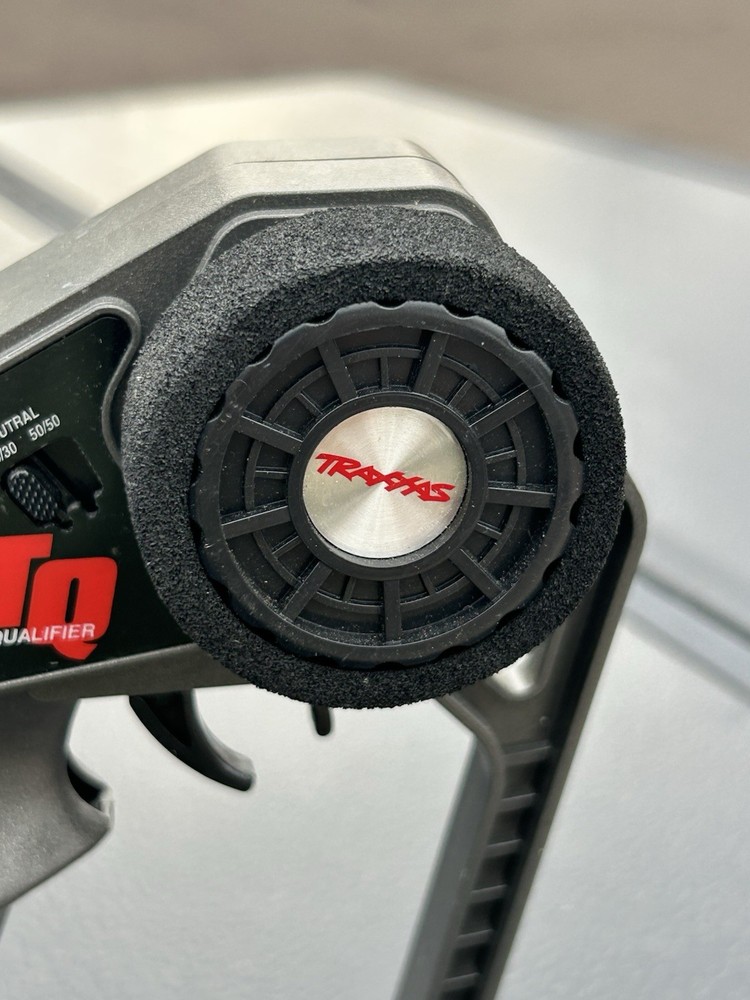 TRAXXAS TOP QUALIFIER CONTROLLER TRANSMITTER RC 2CH 27MHZ AM (27.255)