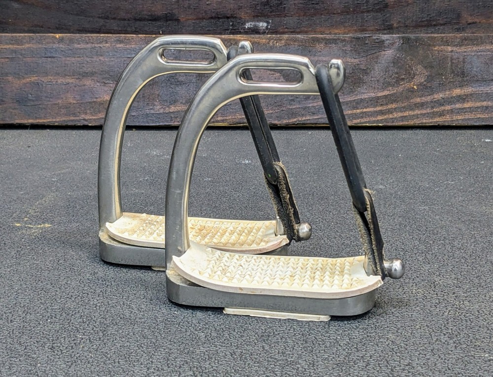 4" Union Hill Safety Stirrup Irons