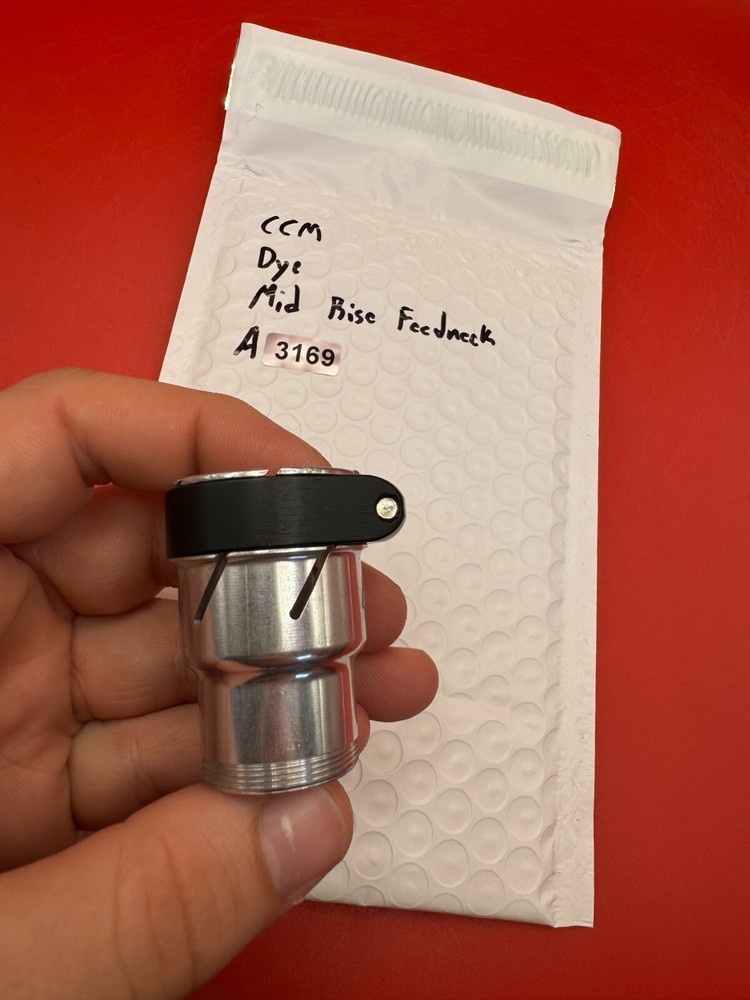CCM Dye Mid Rise Feedneck