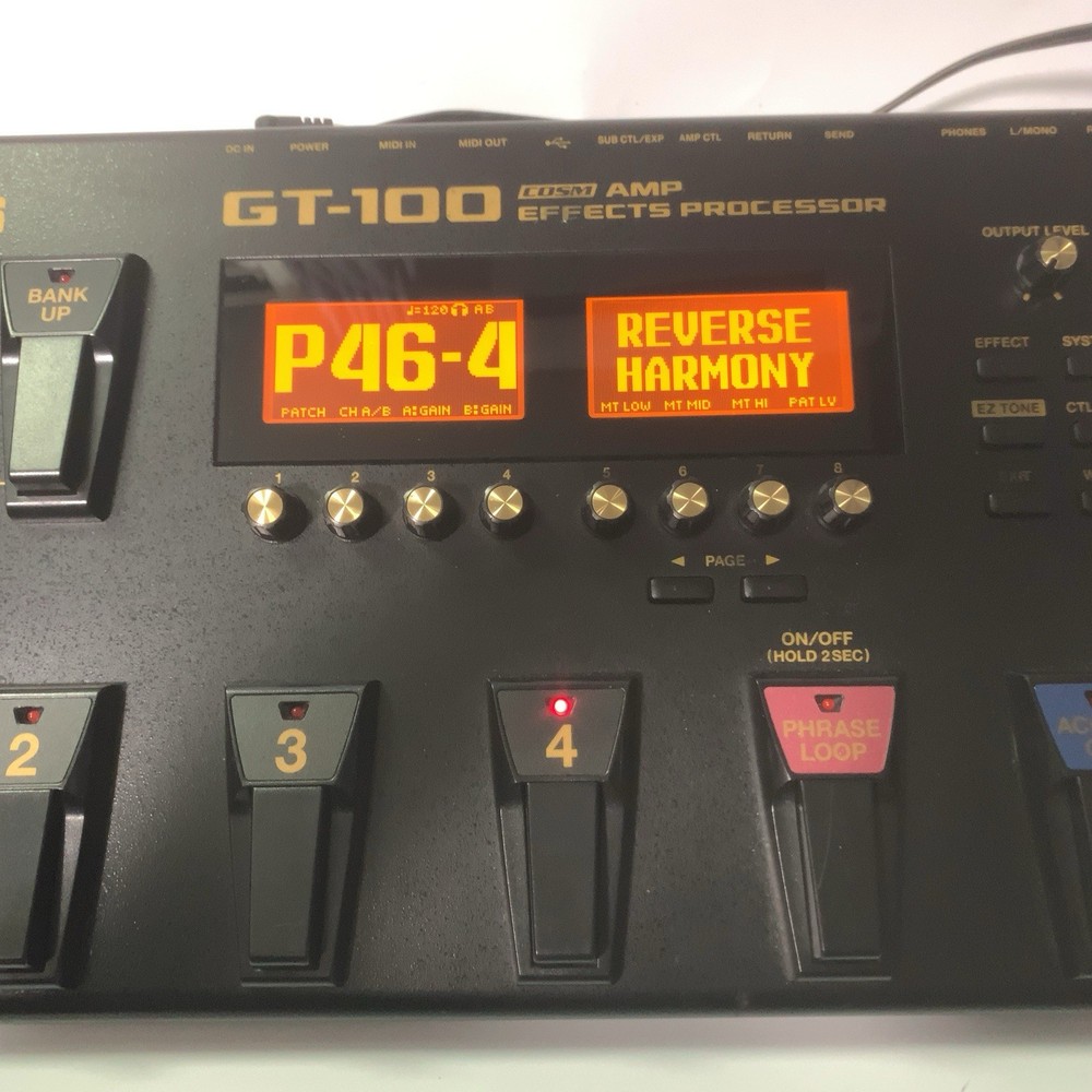 BOSS GT-100 Multi-Effects Guitar Processor – COSM Amp Modeling / USB / Looper