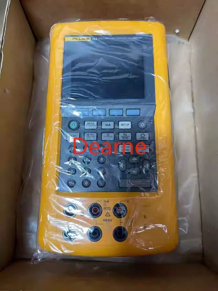 Fluke 744 Documenting Multifunction Process Calibrator & Leads, Battery, Charger