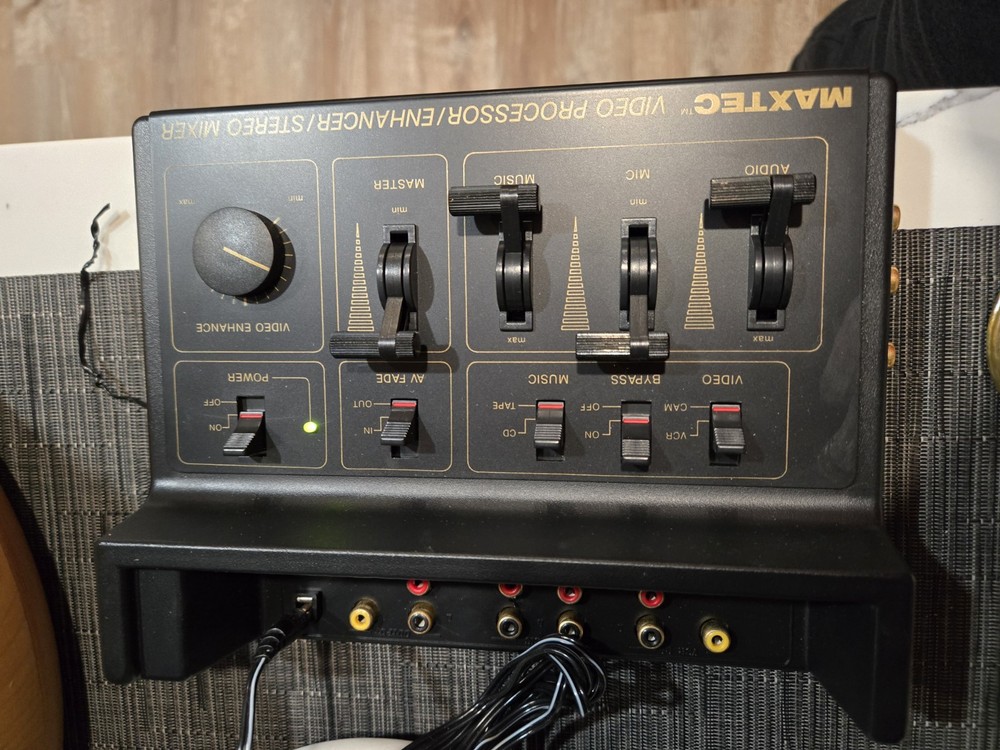 Maxtec Video Processor Enhancer Stereo Mixer Audio Vintage