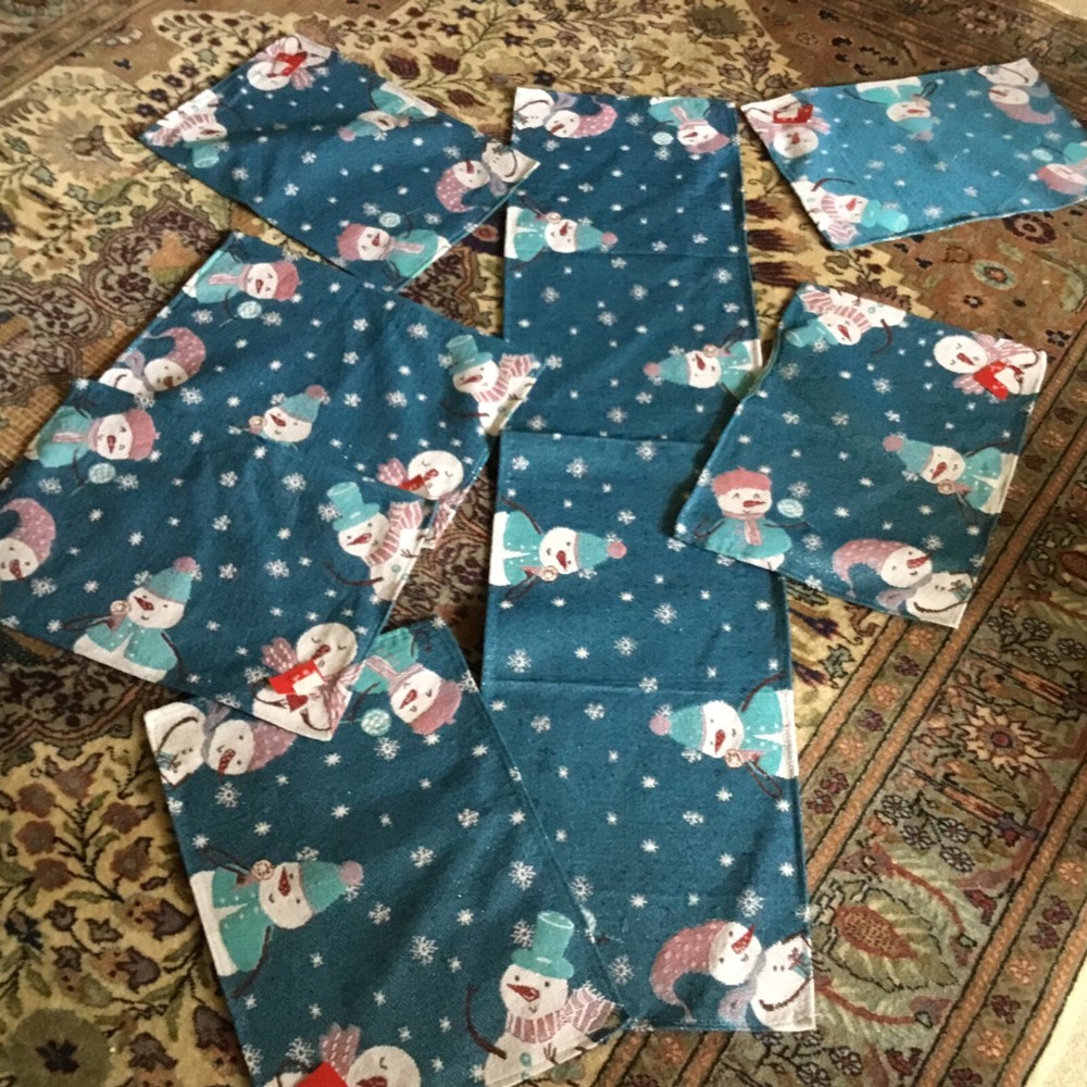Snowman Themed Table Runner + 6 Placemats
