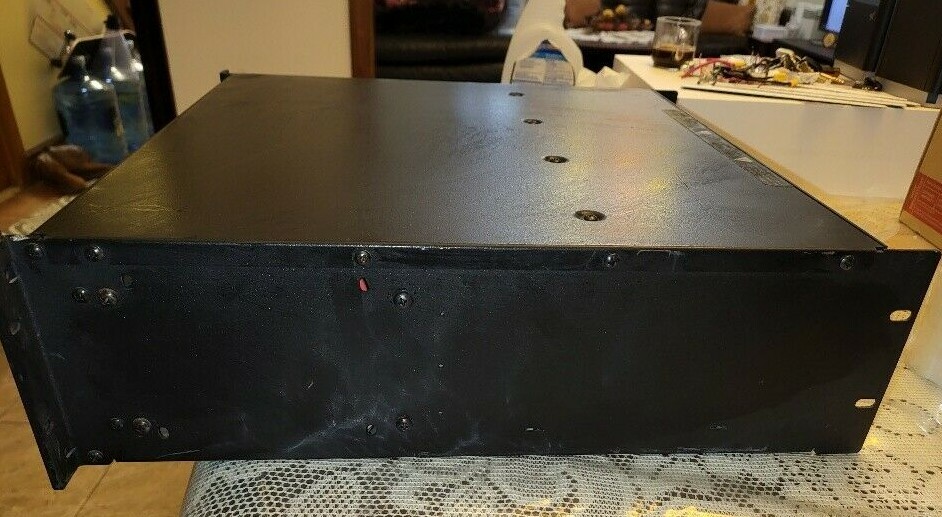 QSC EX2500 POWER AMPLIFIER