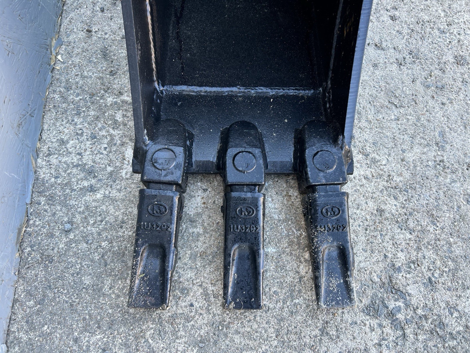 JD35 12” Digging Bucket