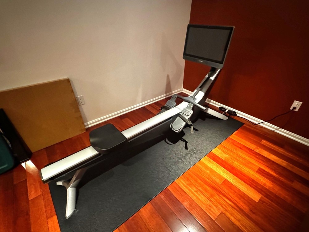 Hydrow Rower High-Quality Professional Rowing Machine with Original Mat
