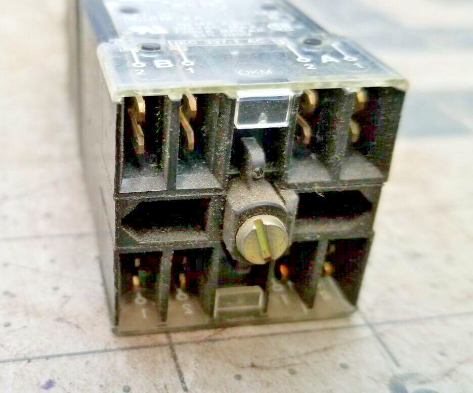 Allen Bradley 800MR-H32B Key Selector Switch Tested Working Pull [C4B3]