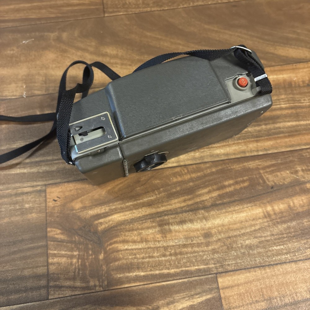 Polaroid 440 Land Camera