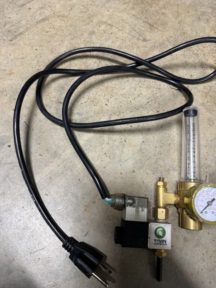 Titan Controls CO₂ Regulator Compatible with Titan Controls CO2 Controllers Grow