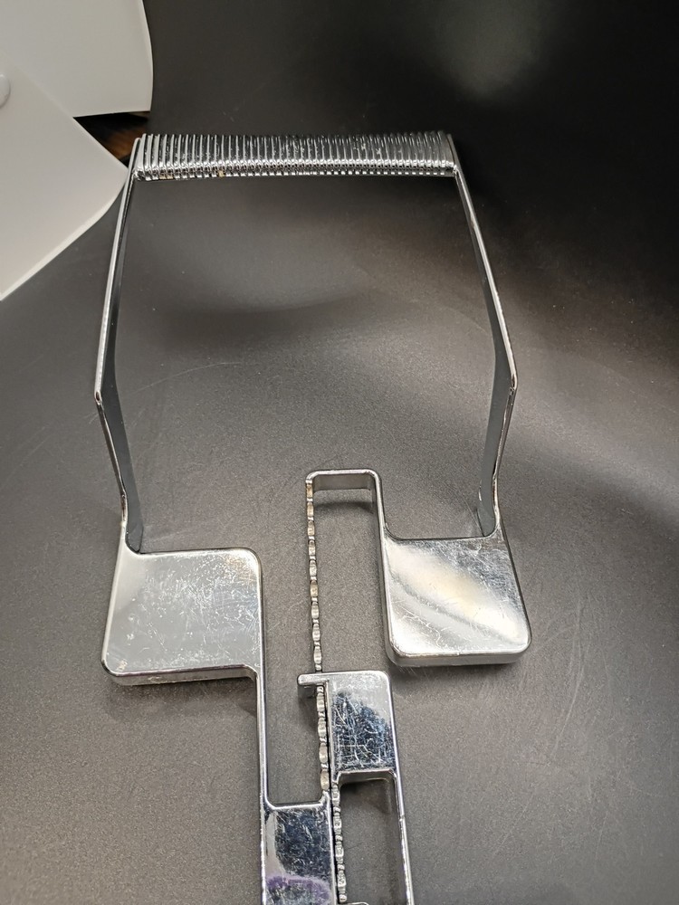 Vintage Pyrex Adjustable Cradle #78 Casserole Dish Holder