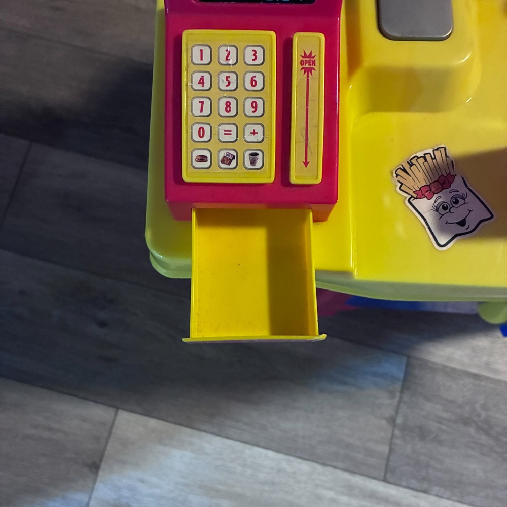 Vintage 2000s McDonald's Drive Thru Kitchen Playset READ DESCRIPTION