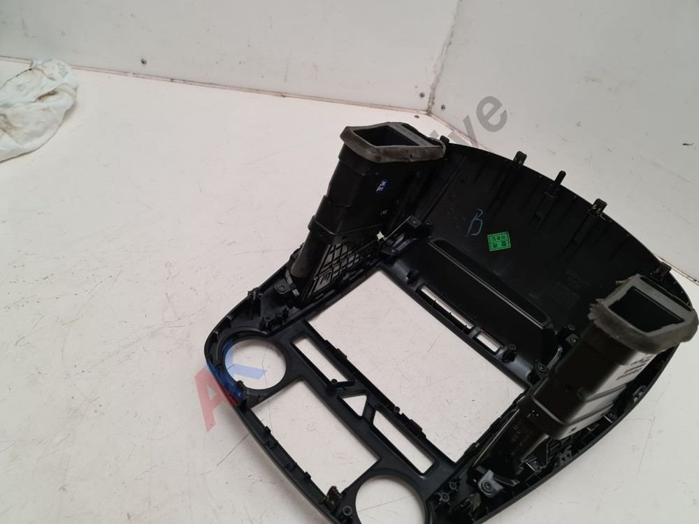 Kia Ceed ED MK1 2006-2012 Centre Dash Panel Stereo Surround with Vents