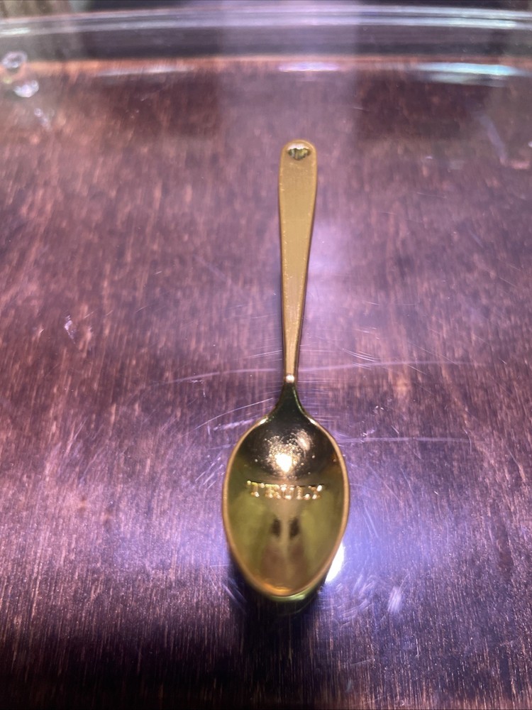 mini gold spoon from Truly Beauty