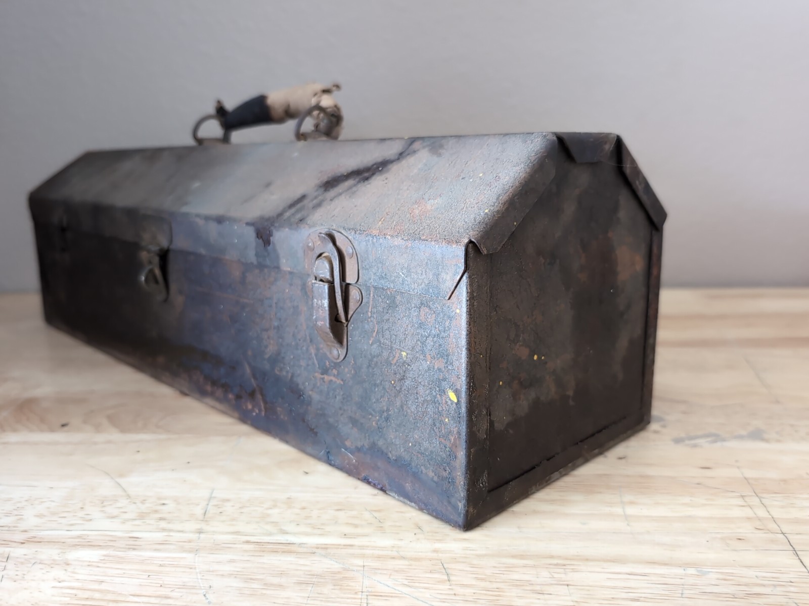 1930s Western Giant Tools Western Auto Supply Tool Box w/ Tray Leather Handle