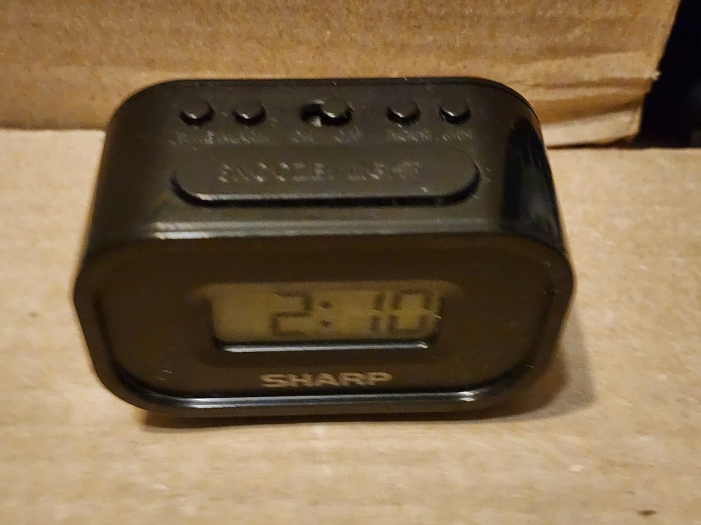 Sharp Digital Alarm Clock Ascending Alarm with Large Time Display Snooze SPC538