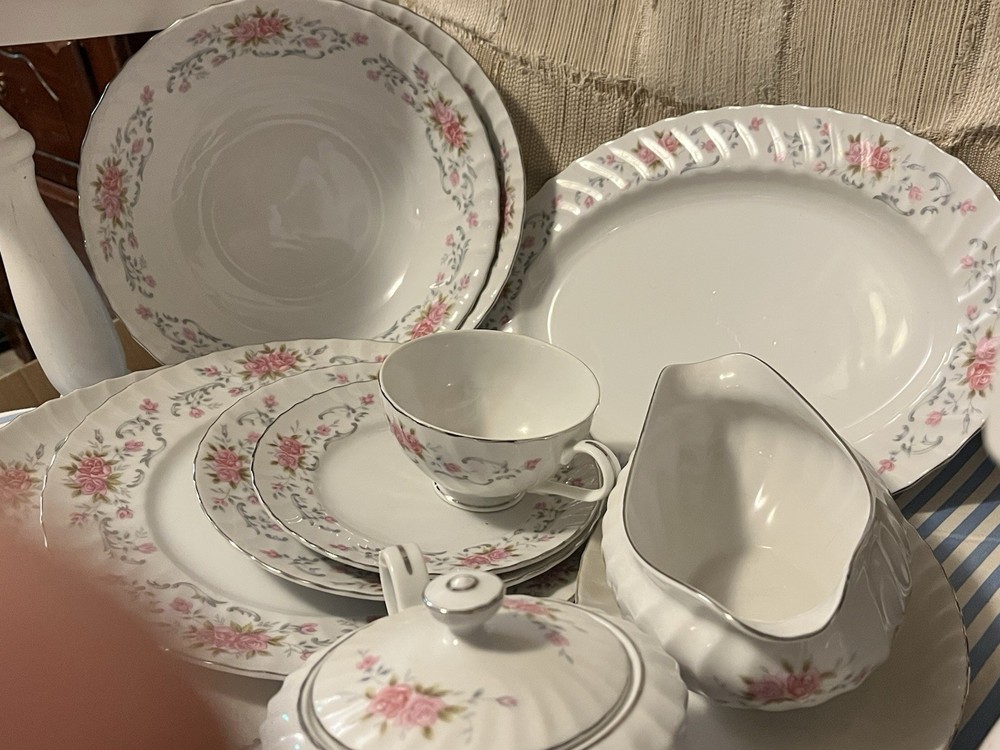 Place setting for 12 Lovely Bone China Anne Pattern