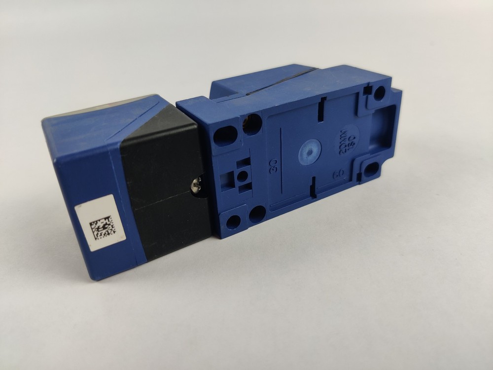 Telemecanique XS8C4A4PCP20 Proximity Sensor