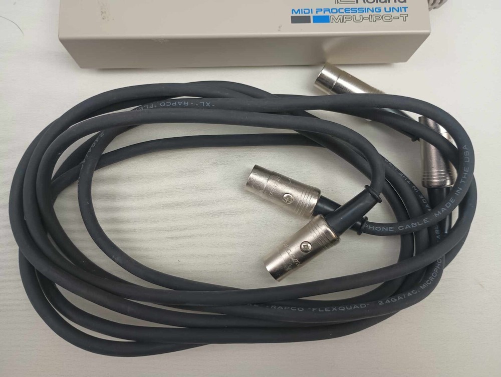 Roland Midi processing unit MPU-IPC-T W/ 2 MIDI cables