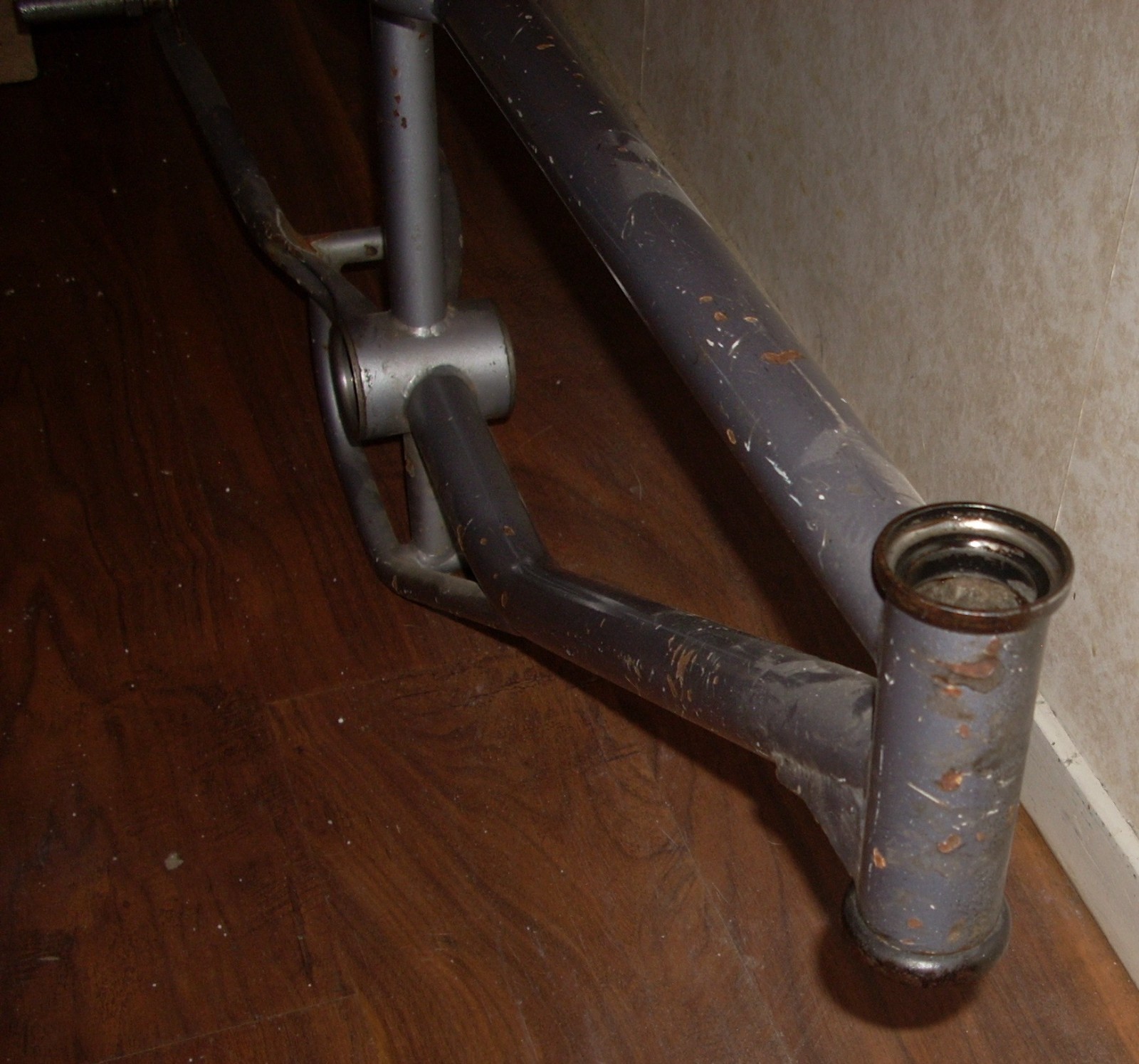 1991-1992 Diamondback Tailwhip Freestyle Bashguard Frame 20" BMX & Pegs