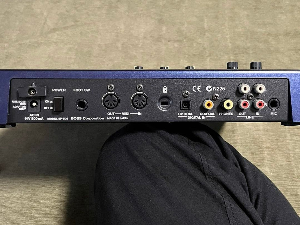 BOSS SP-505 Sampler Groove Sampling Workstation MIDI Pads Effects