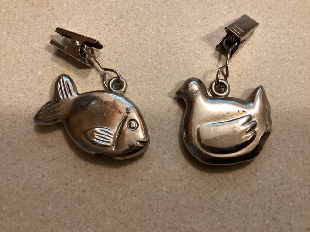 Whimsical vintage tablecloth weights; 2 designs; 4 each