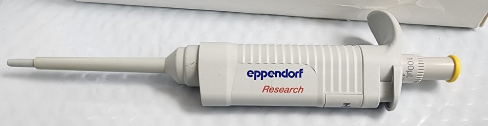 Eppendorf Research® plus Pipette, fixed volume single-channel, volume 100 μL