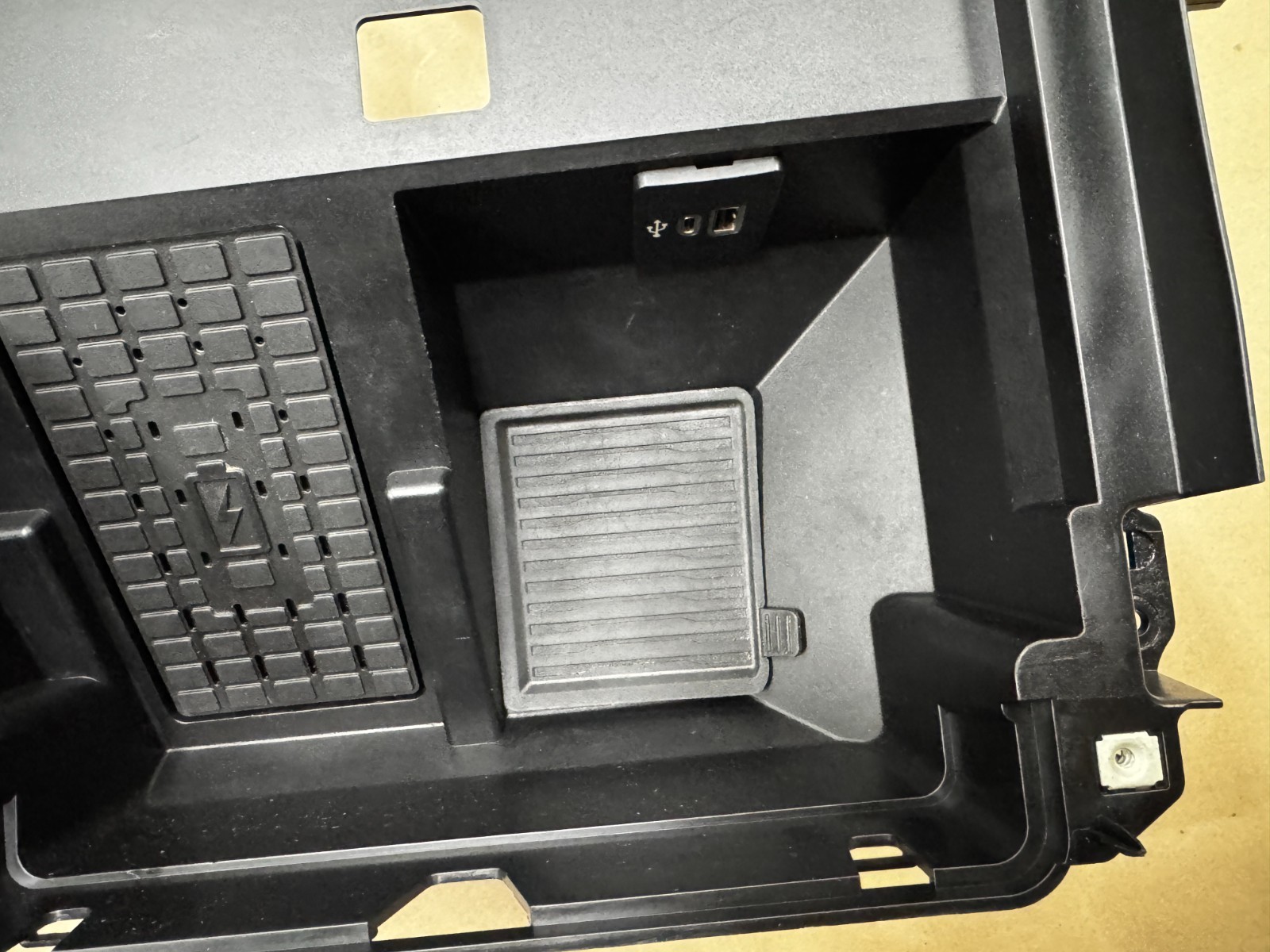 2023-2026 Ford F-250 F-350 Console Charging Pad Station Charger OEM