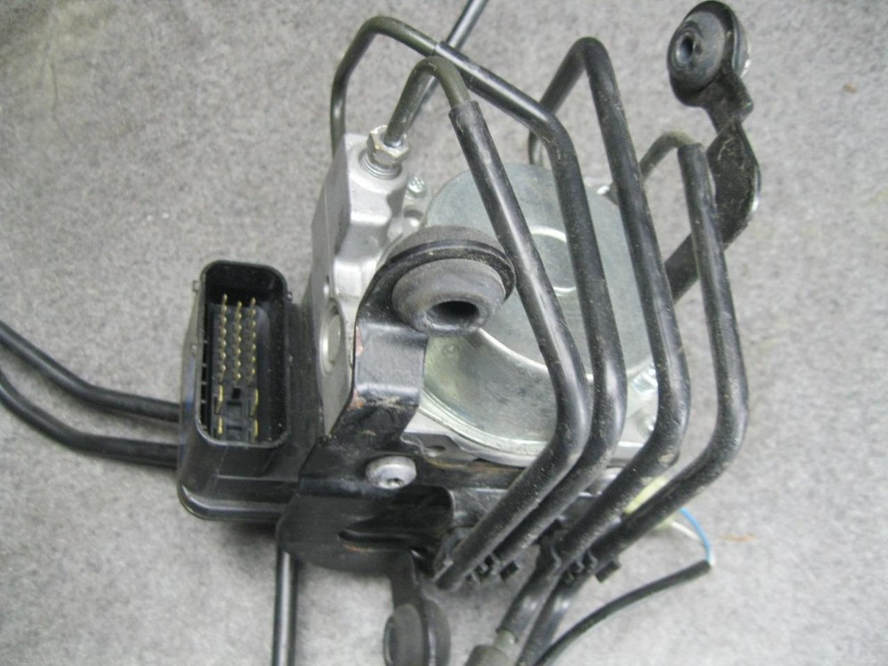 13 Triumph Tiger 800 ABS Pump Module 528