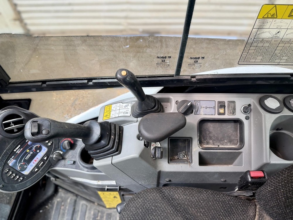 2020 BOBCAT E26 CAB STRAIGHT BLADE MINI COMPACT TRACK EXCAVATOR