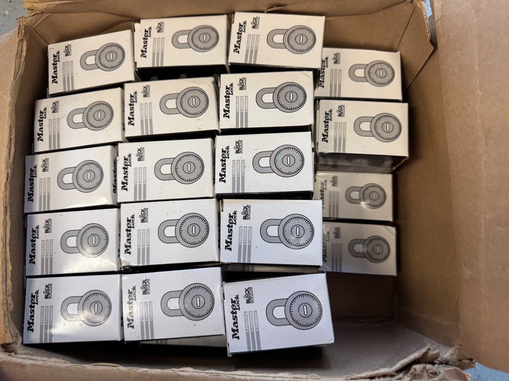 Master Lock 1525 Combination Padlocks