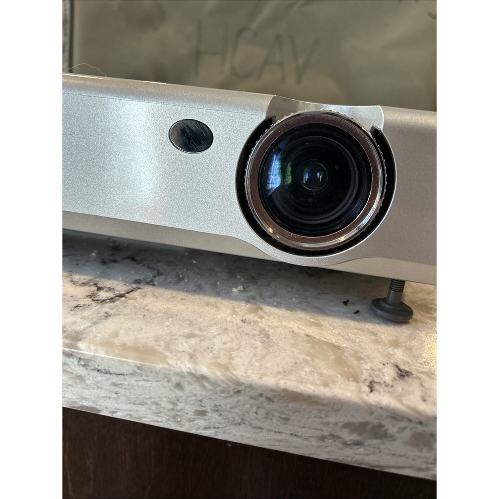 Panasonic PT-LC76U, LCD Projector, Tested, see Video with cords