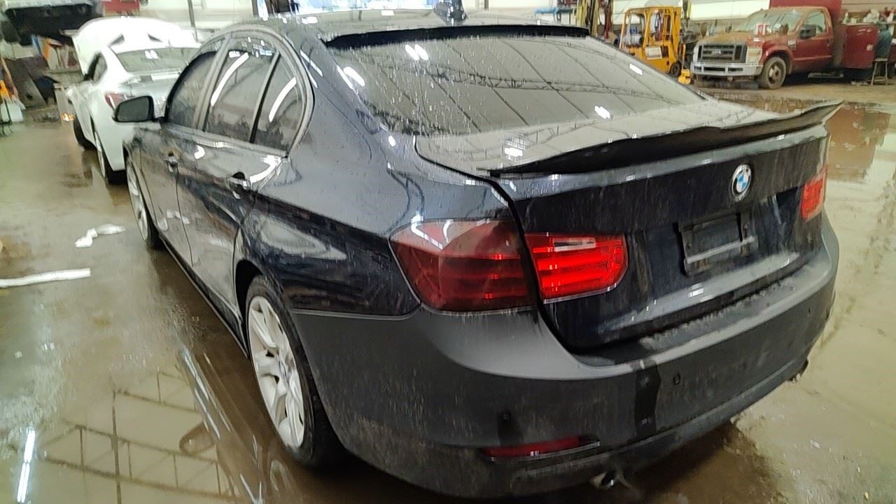 (LOCAL PICKUP ONLY) Roof Glass Fits 12-18 BMW 320i 7006501