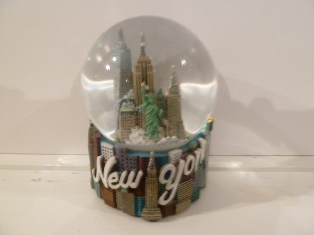 NYC Skyline Snow Globe 4in