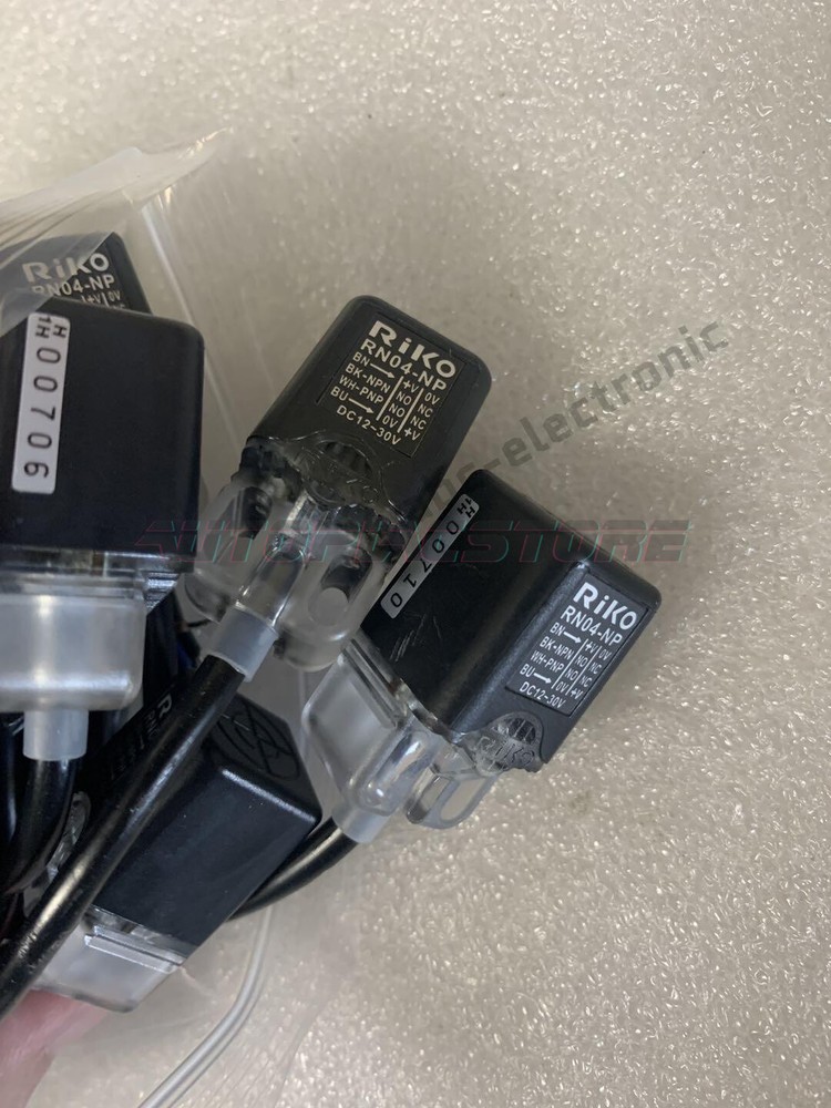 (1Pcs) New RIKO Proximity Switch RN04-NP RN04NP