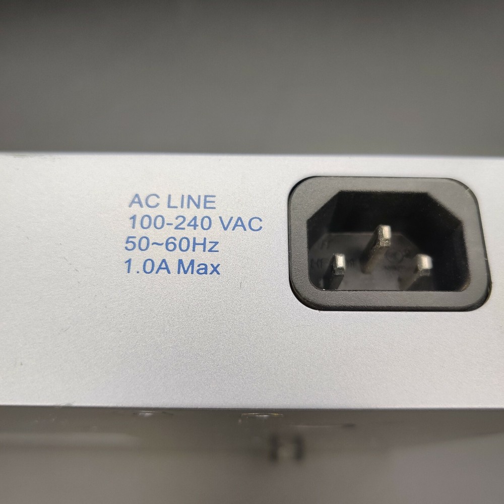 Hawking Technology HFS16T 16-Ports Rack-Mountable Switch