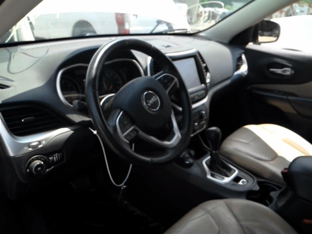 CHEROKEE 2015 Glove Box 104849681