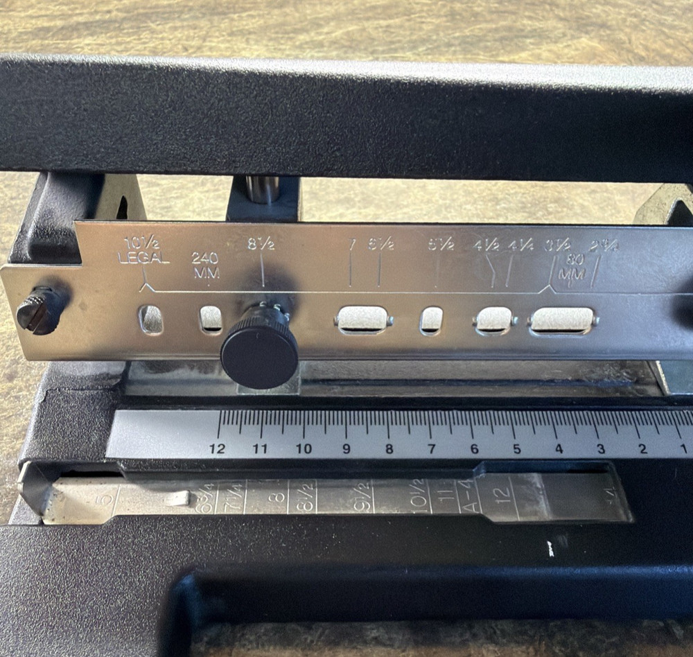 Swingline Heavy Duty Punch - Model 440 - USED