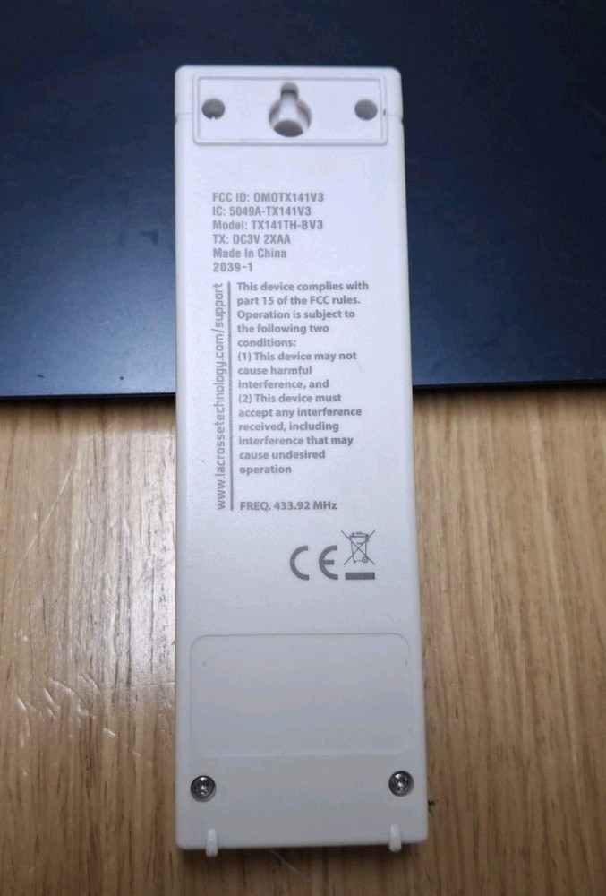 TX141TH-BV3 La Crosse Technology Wireless Temperature & Humidity Sensor