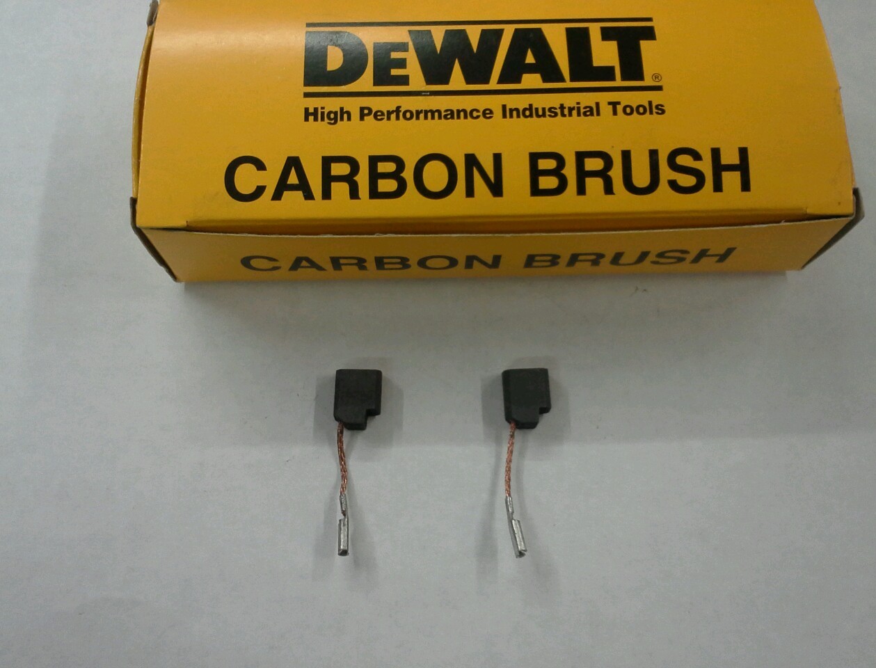 DeWalt Grinder Motor Brush Set ( 2 Brushes ) 650916-01 / D28402/ D28 000 Series