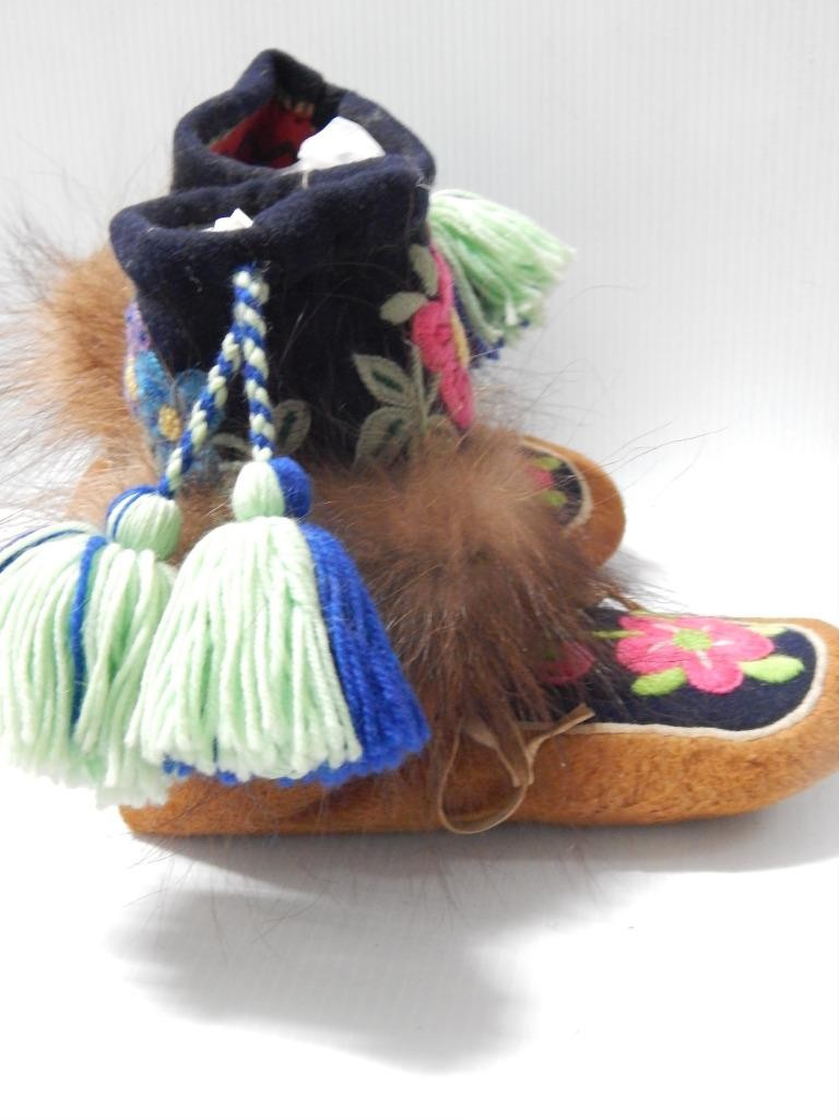 VINTAGE MID CENTURY CANADIAN N. CREE INDIAN HI TOP EMBROIDERED MUKLUKS MOCCASINS
