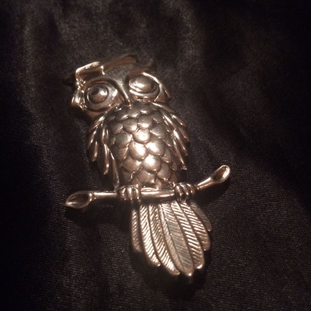 Vintage Silver Owl Brooch. Signed Beau.