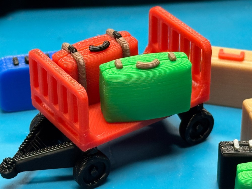 Deluxe O scale Suitcase only set, colored Platform Accessories