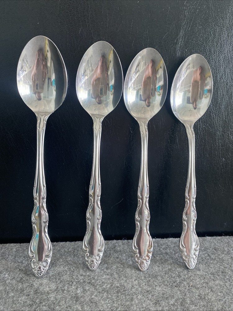 4 TOWLE/SUPREME CUTLERY STAINLESS FLATWARE, "PIERRE" PATTERN DINNER SPOONS