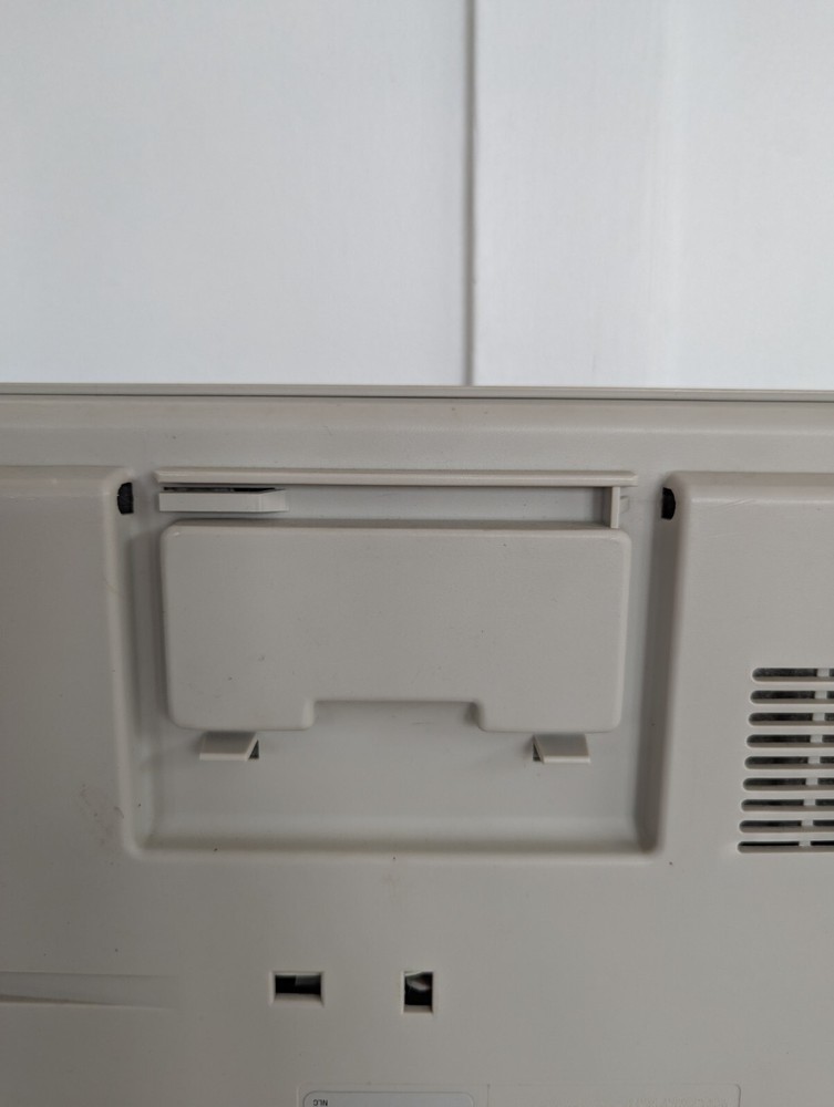 SMITH CORONA Typewriter SPELLMATE Model NA2HH W Lid Missing Handle