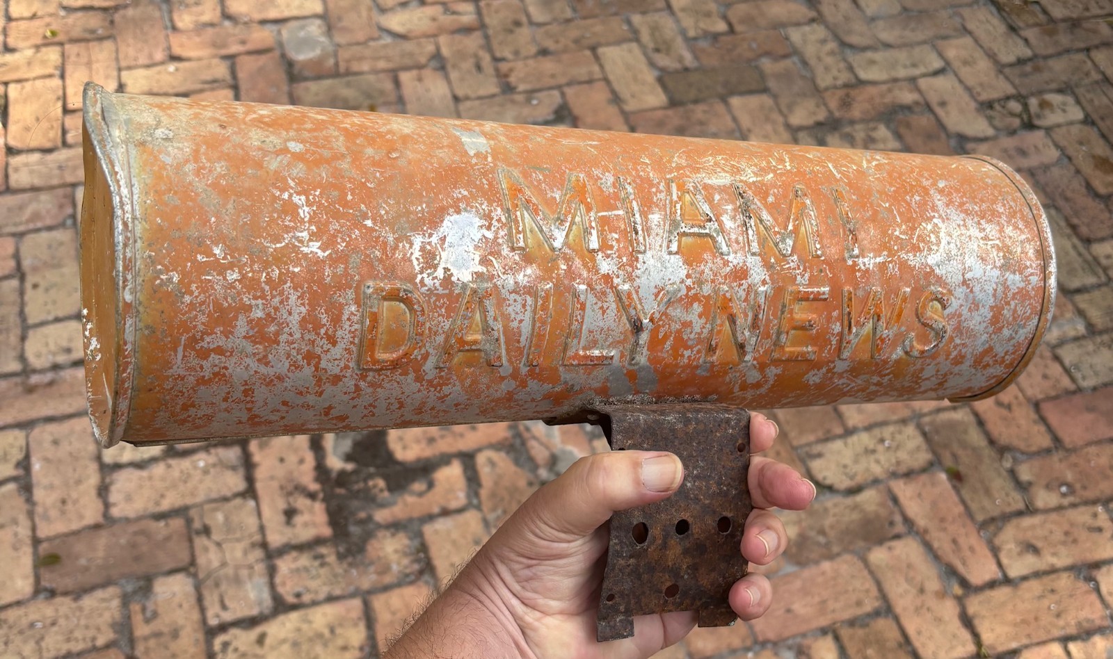 Vintage 1950s Miami Florida Daily News Roadside Newspaper Tube