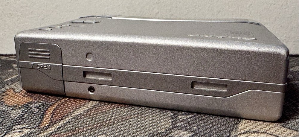 Sharp MD MS100 Silver Portable MiniDisc Recorder Player Rare w/Accessories