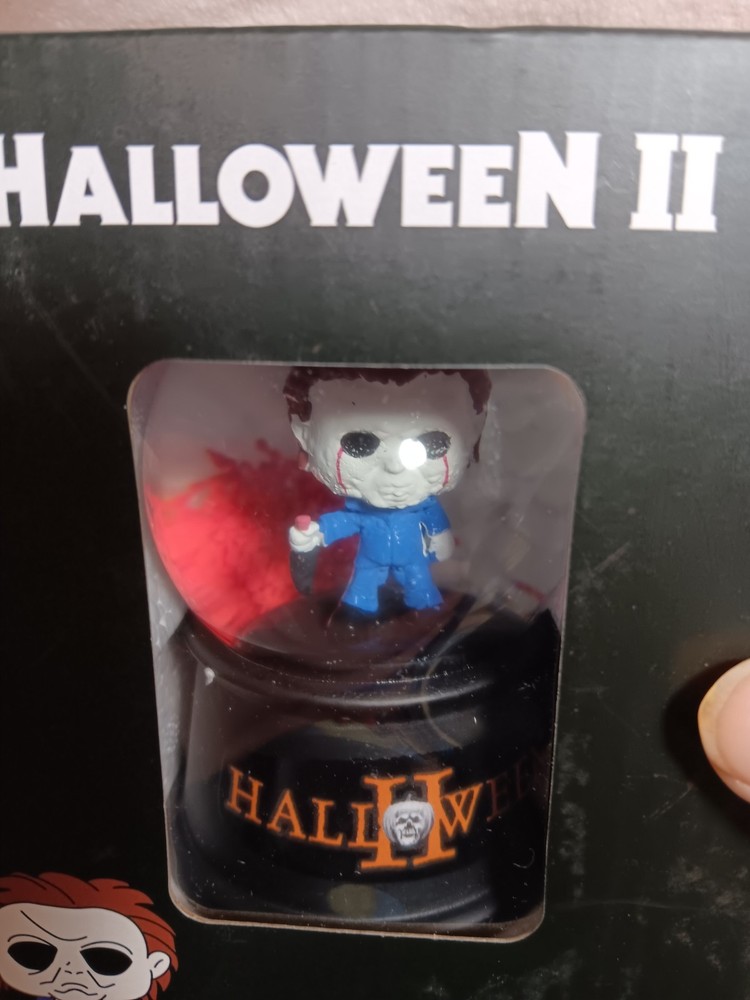 🔥Halloween II Horror Mini Snow Globe BNWT🔥